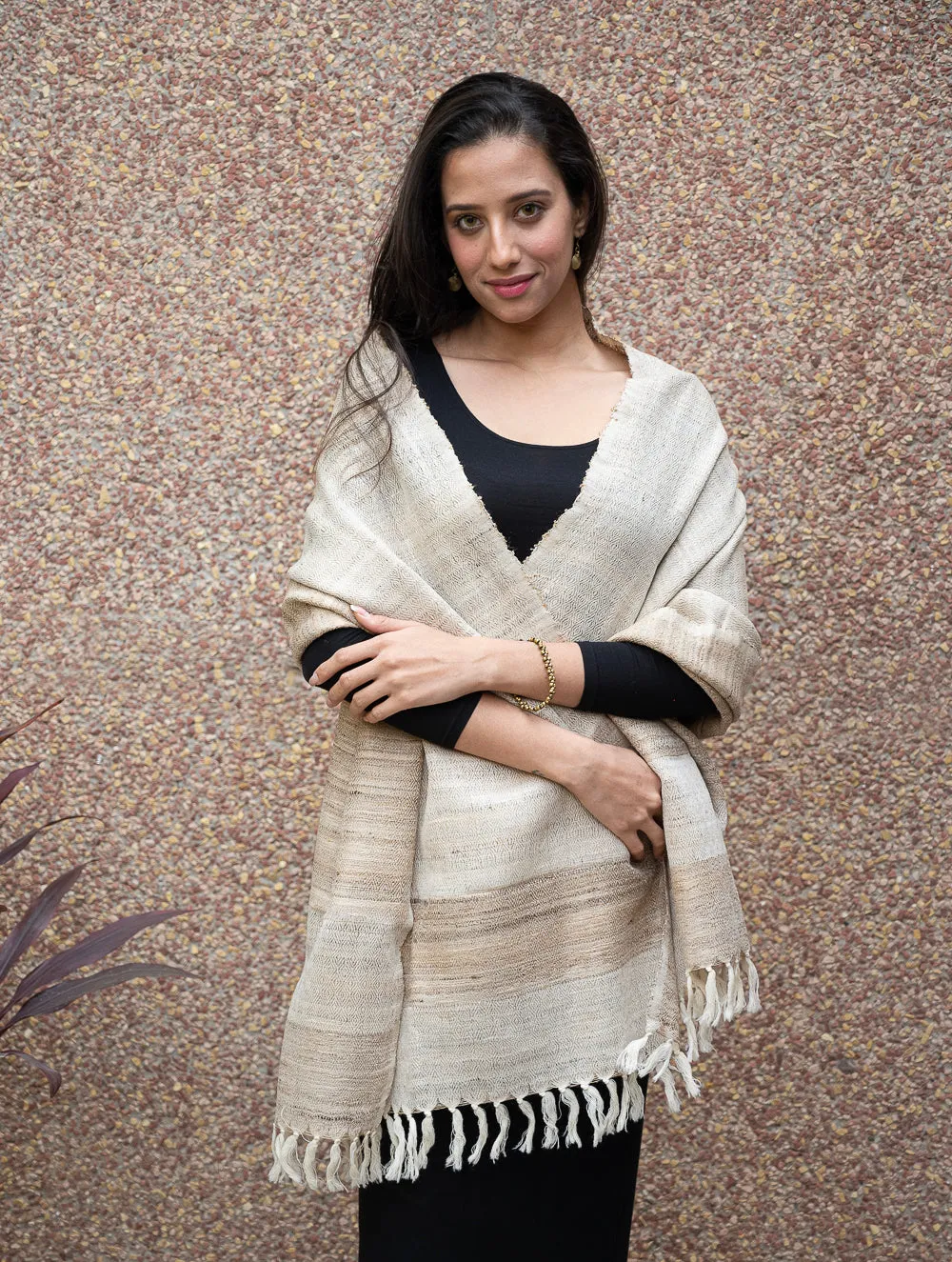 Elegant Warmth. Handwoven Wool Stole - Beige